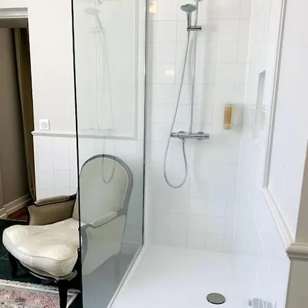 Chateau Le Repos - Luxury Air-conditioned With Pool